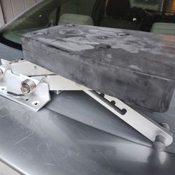 Adjustable Outboard Motor Bracket 