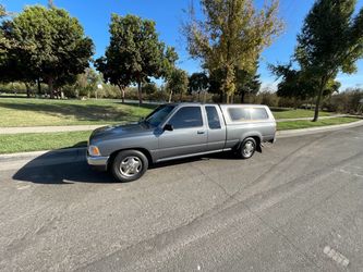 Toyota Pickup Extended Cab with Camper Shell