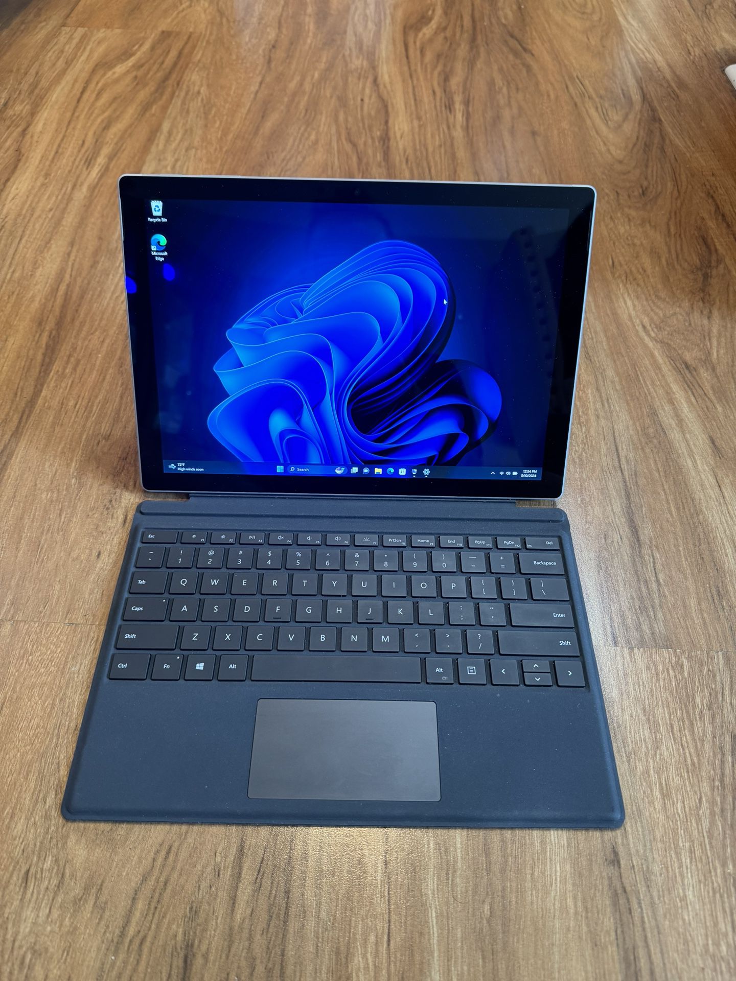Microsoft Surface Pro 5 Touch Screen core i5 7th gen 8GB Ram 256GB SSD UHD Laptop Windows 11 Pro MS Office Suite Pro 2016!!!!  Specification: * core i