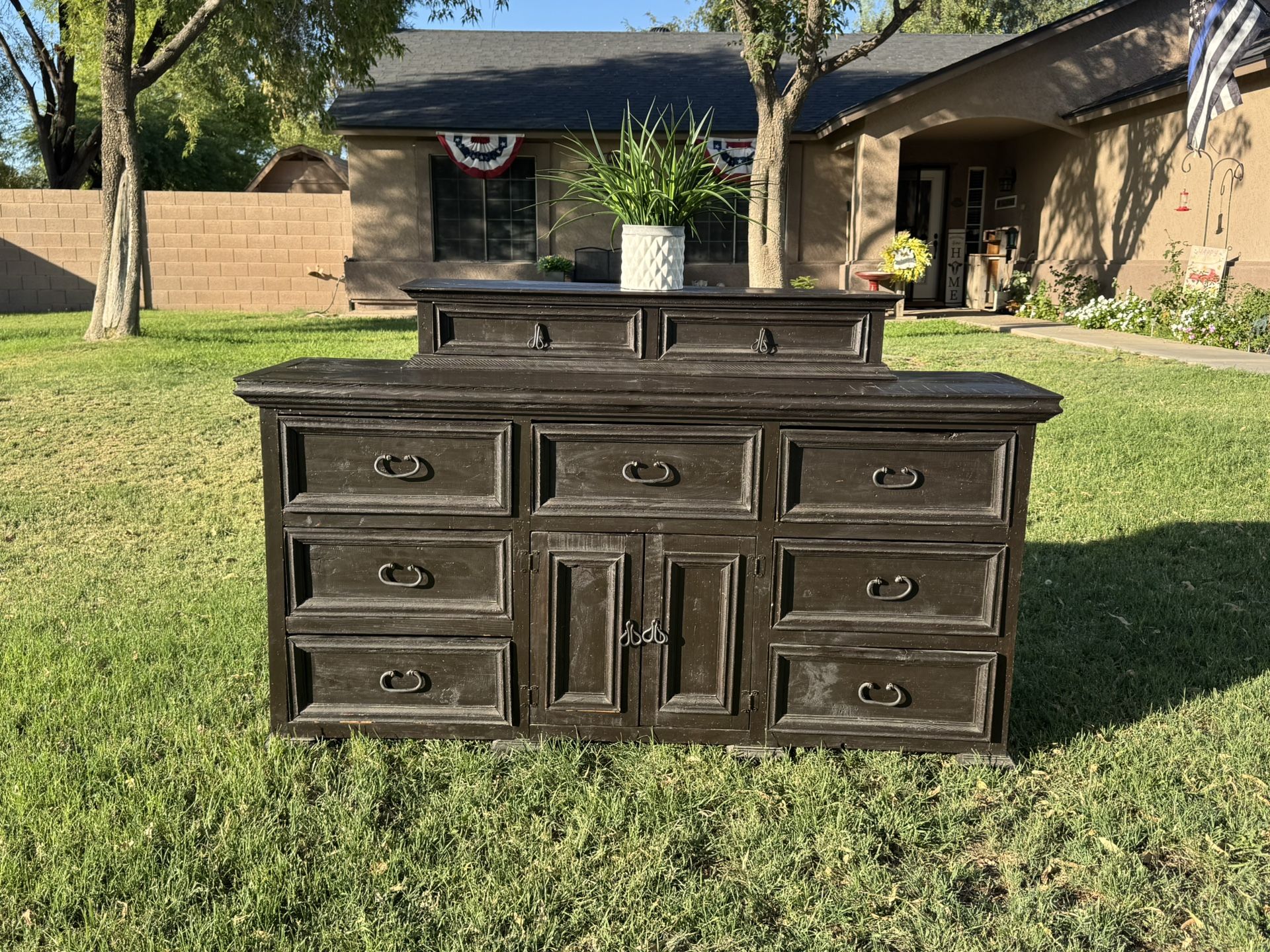 Beautiful Solid Wood Rustic Black/Brown Dresser