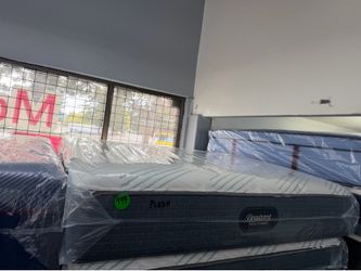 QUEEN SIZE SIMMONS BEAUTYREST PRESSURESMART MATTRESS & BOX SPRING BED SET