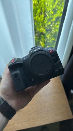 Canon R5 C - Almost brand new (priced to sell)