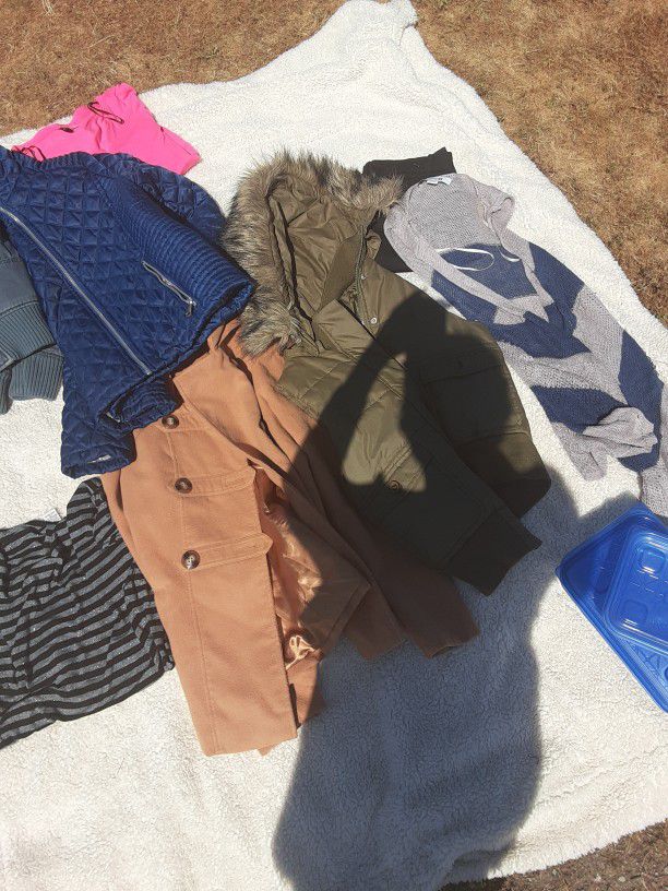 Womens Clothes $3 , $5, $7, $10