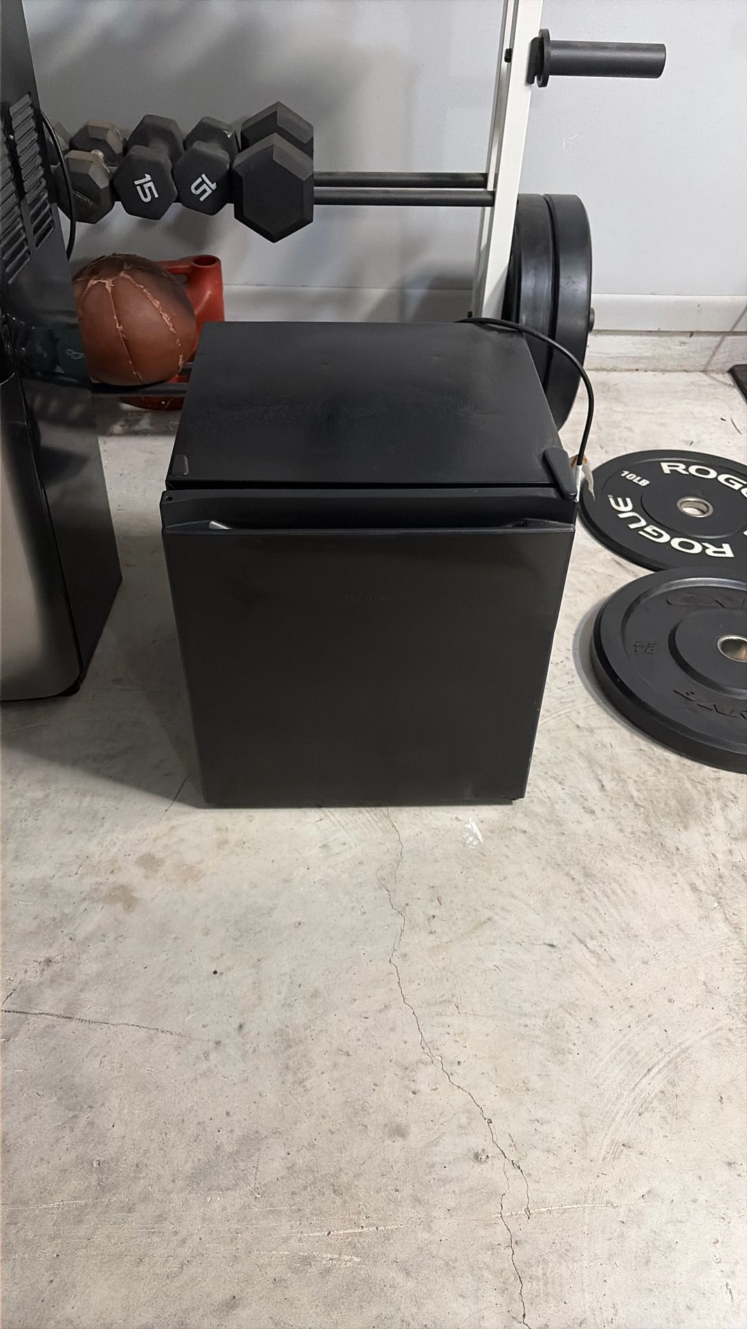 Hisense Mini Refrigerator