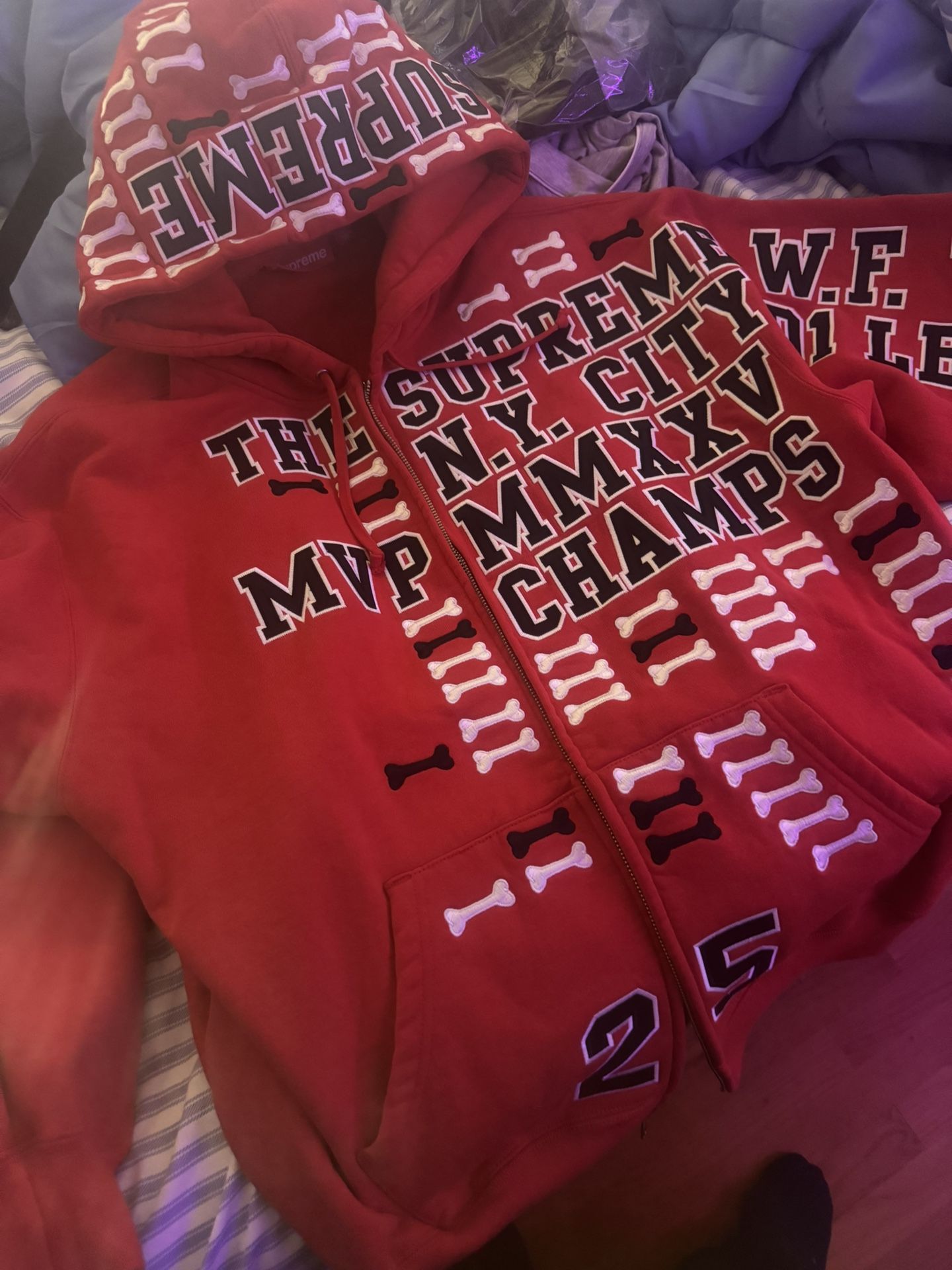 Supreme City Champs Sz Lrg