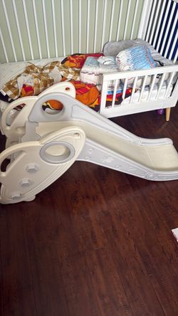 Toddler indoor slide