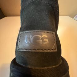 Black Size 7 Ugg Boots 