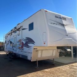 Gear box Toy Hauler Fleetwood 