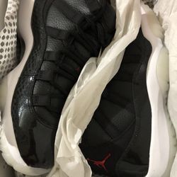 NIKE AIR JORDAN 11 RETRO “72-10 “ size 8