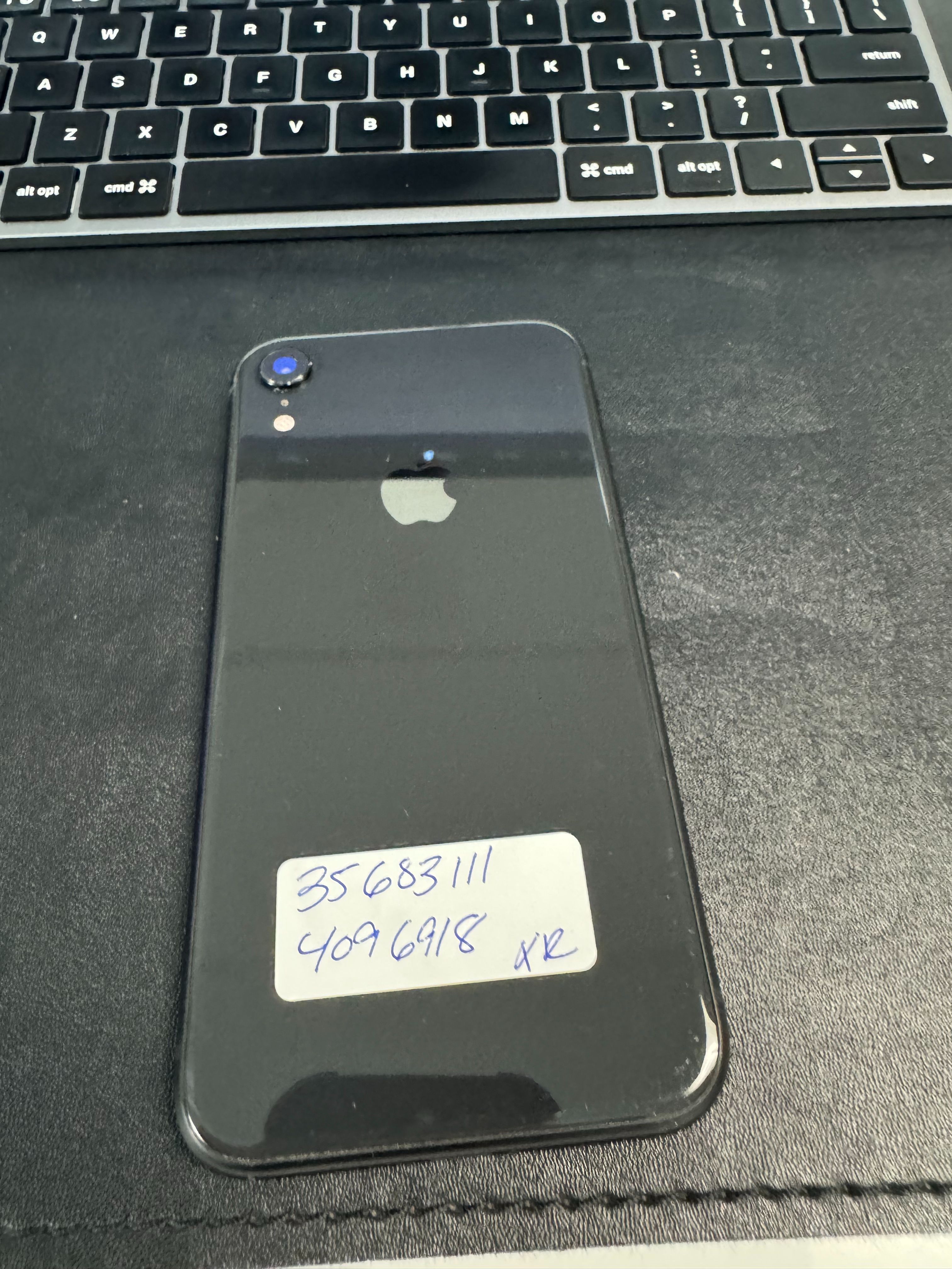 iPhone XR 64gb