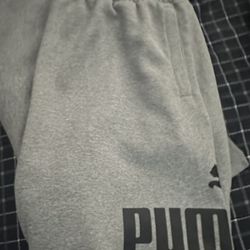 Puma shorts with print (pick up only)