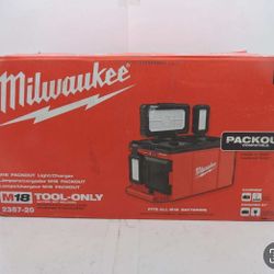 Milwaukee New Light Pack Out 18M 