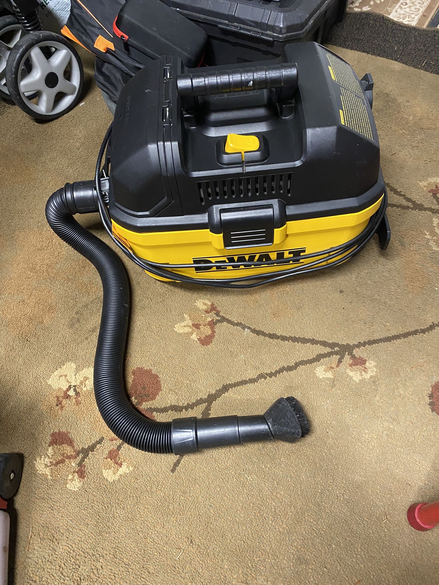 DeWalt portable vaccuum