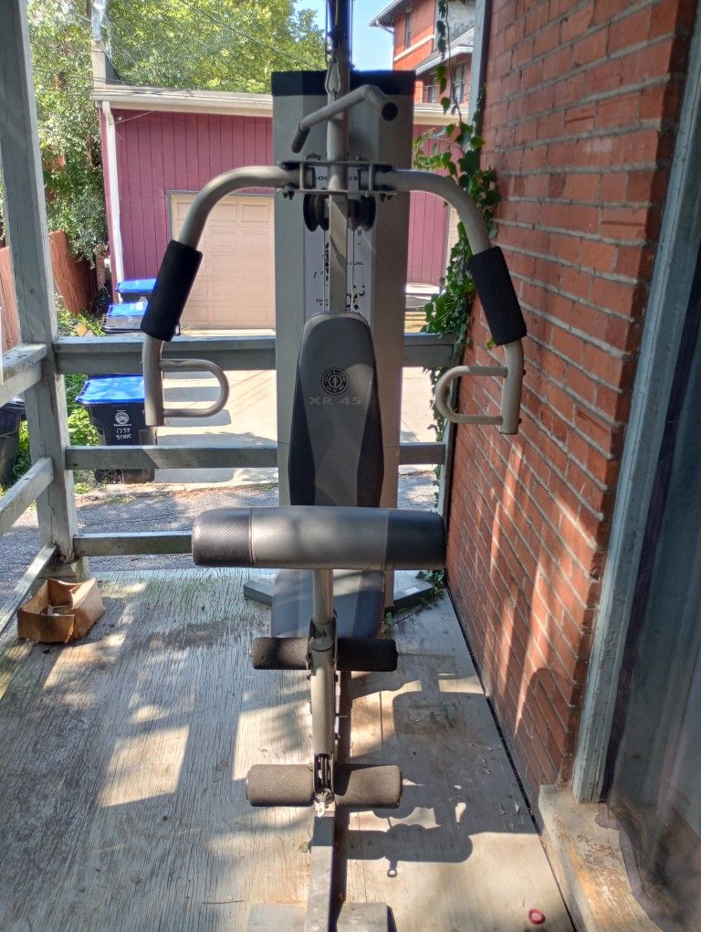 Gold's Gym Equipment Set