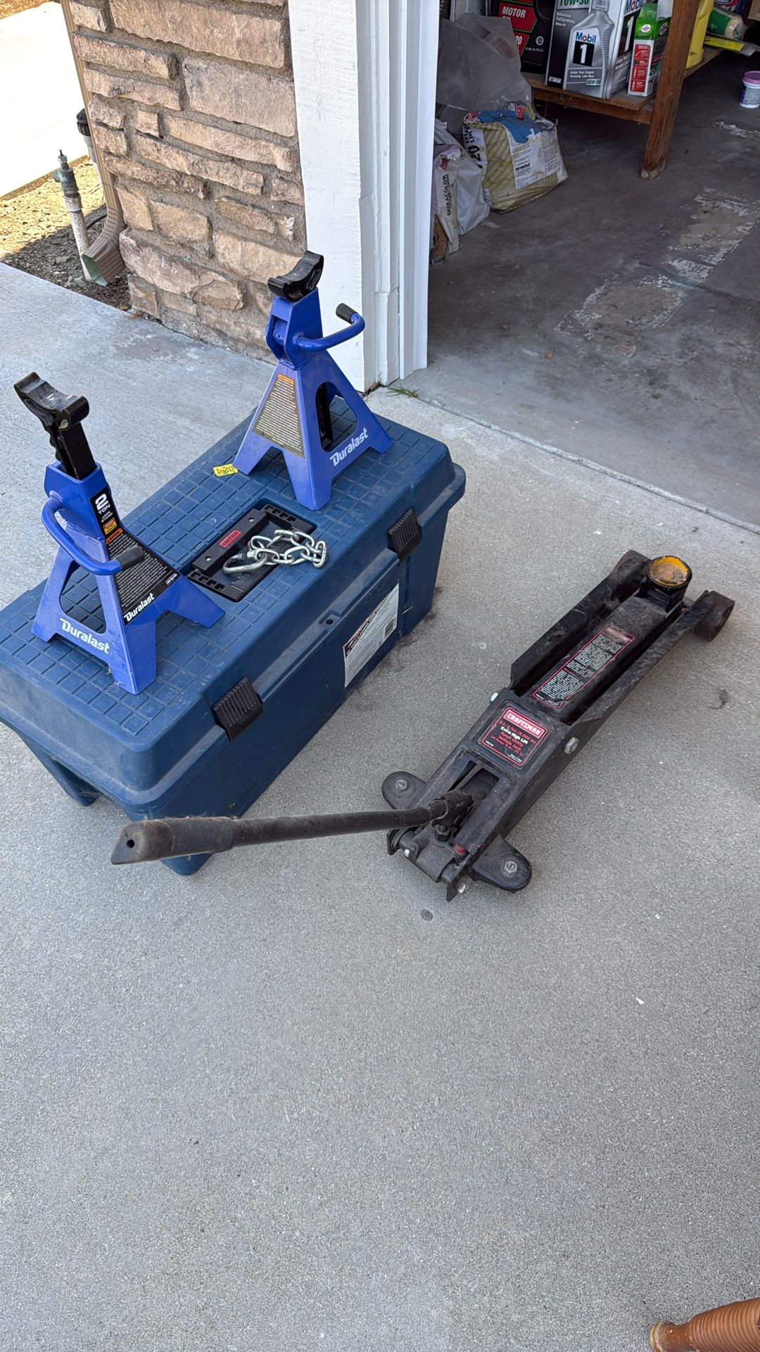 Floor Jack And Two Stands