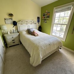 White Full Maple Bedroom Set