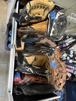 Baseball And Softball Gloves 