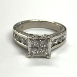 14K White gold diamond ring