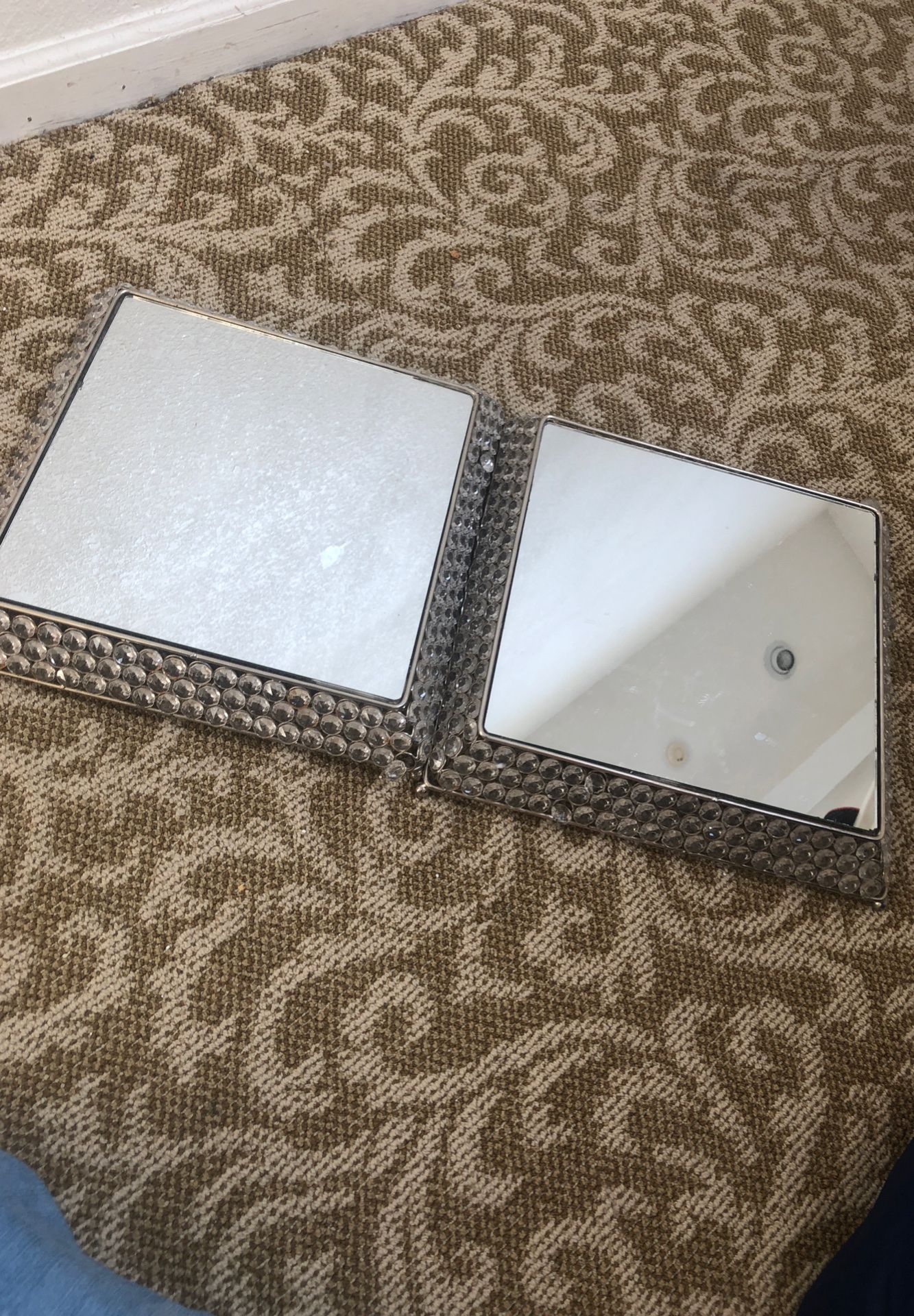 Purfume stand mirrors