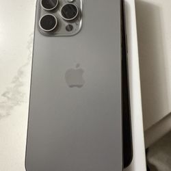 Iphone 15 Pro Max 256 GB Titanium Color