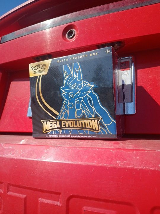 Pokemon Mega Evo Elite Trainer Box
