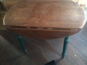 Kitchen table drop leaf