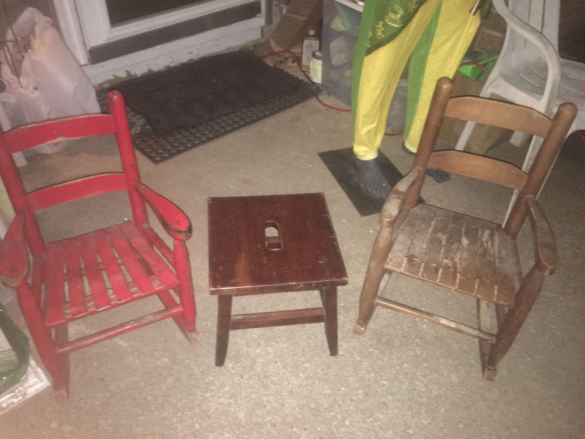 Nice set of solid wood toddlers rocking chairs and table all for only $40 firm