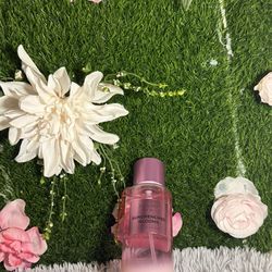 Victoria's Secret Sundrenched Blooms Fragrance Mist Peach Lily 250mL Women