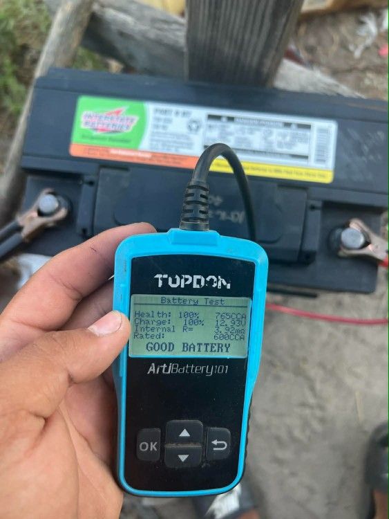 I'n Very Good Condition Interstate H7 Battery For Cars In SUVs You Can Check In The Pictures I'll Tell You For What Cars 100% Health 100% Charge