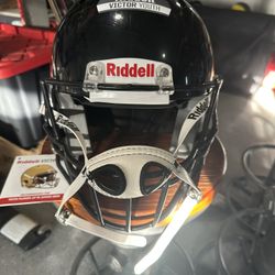 Riddell Victor Youth Football Helmet