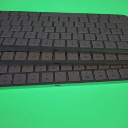 🔥Apple  Magic Keyboard  - Wireless Bluetooth 🔥only 30 Each 