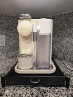 Coffee Machine  + Coffee Pods Holder 