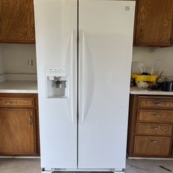 Kenmore Side-by-side White Refrigerator 