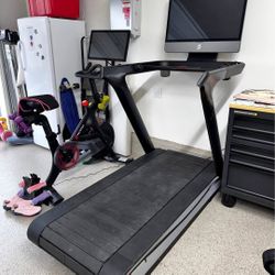 Peloton-Treadmill