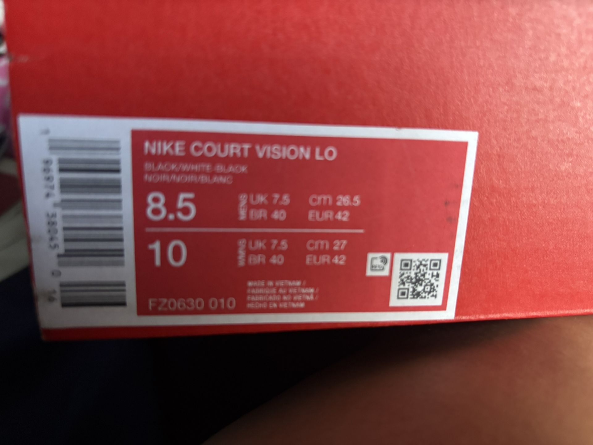 Men’s Black Nike 8.5