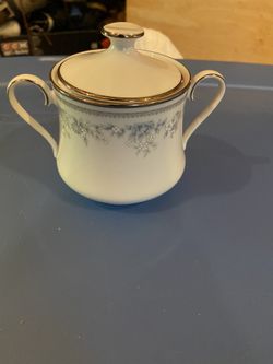 Lenox Sugar bowl and creamer