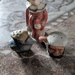 Vintage Old Salt Pepper Shakers 