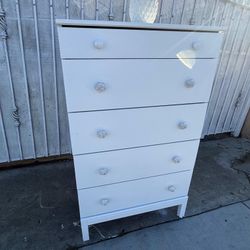 white 5 drawer dresser