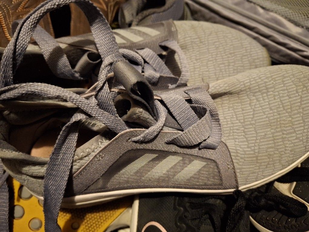 Mens Size 8.5 Adidas Gray Sneakers