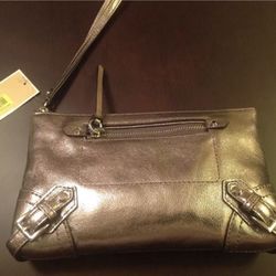 NWT MICHAEL KORS Silver Leather Fallon Zip Clutch Wristlet, Retail $178.00+Tax 