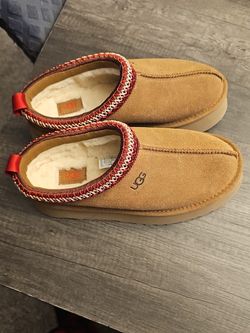 Brand New Uggs Size 7