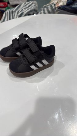 Adidas baby shoes size 5