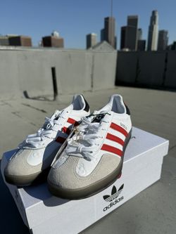 Hello Kitty 50th Anniversary Gazelle Indoor