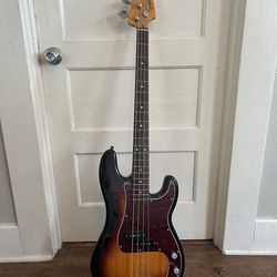 Squier by Fender P Bass-Pro Set Up- Vintage look