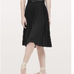 Lululemon Principal Dancer Skirt 15" Length Size:6 Black