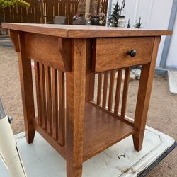 Nightstand/ end table