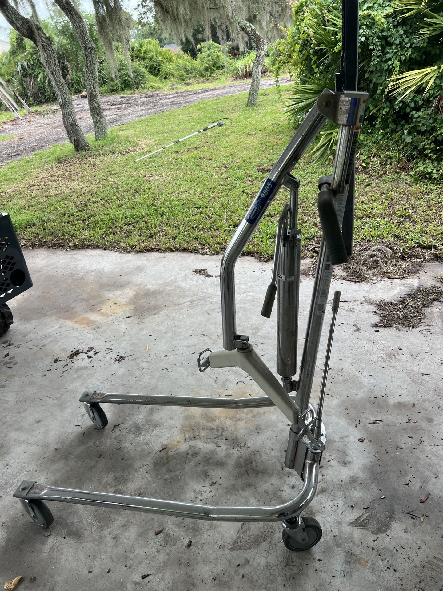 INVACARE 9805 HYDRAULIC PATIENT LIFT