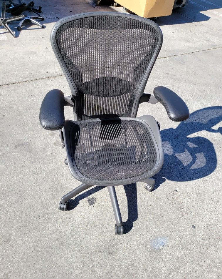 Refurbished Herman Miller Aeron Basic Version Size B With Lumbar