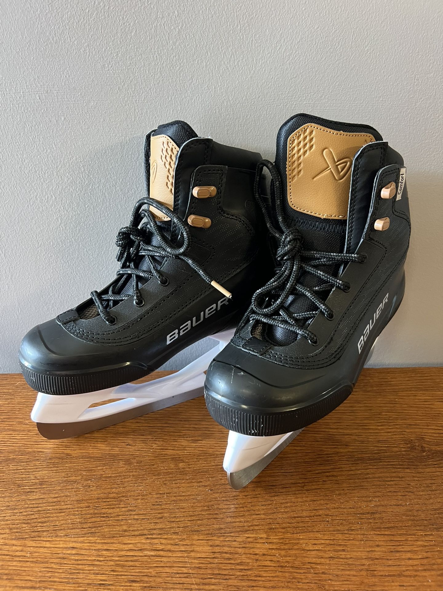 Hockey Skates Ice Skates Bauer Colorado Junior Sz 4 Woman Sz 6