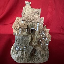 David Winter “The House On Top” Cottage Figurine - 1982